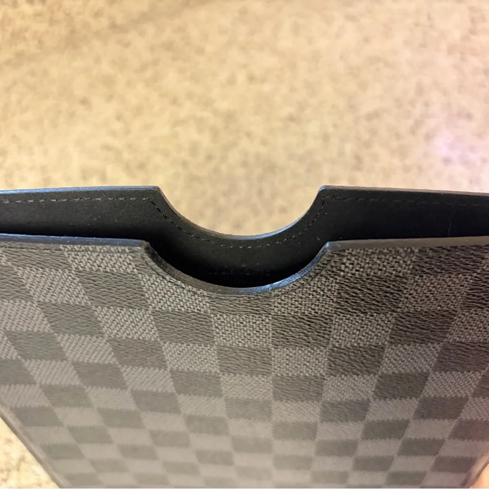 Louis Vuitton iPad/Tablet Sleeve - Damier Graphite
